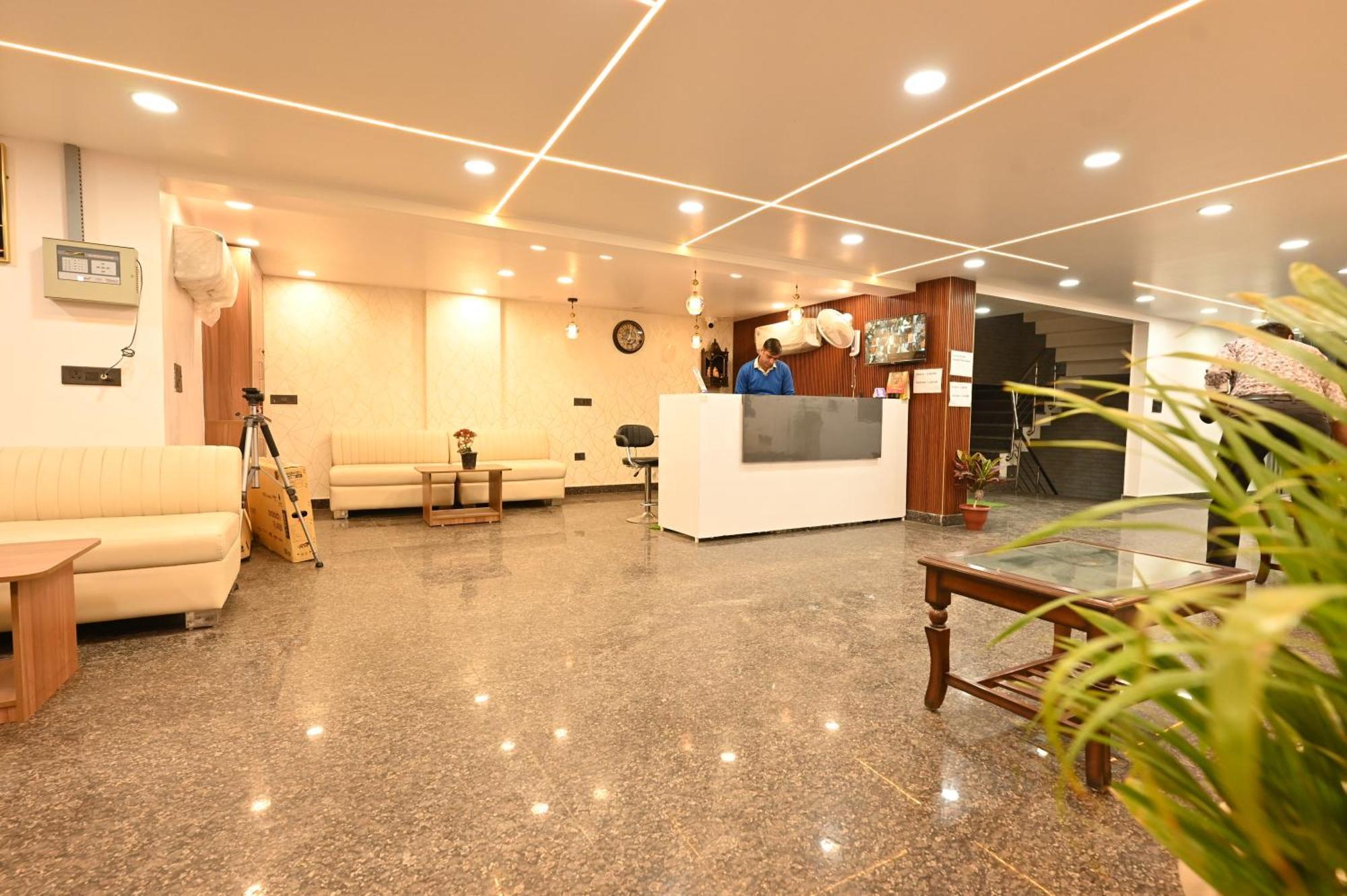 Hotel Down Town Paschim Vihar Delhi  Buitenkant foto