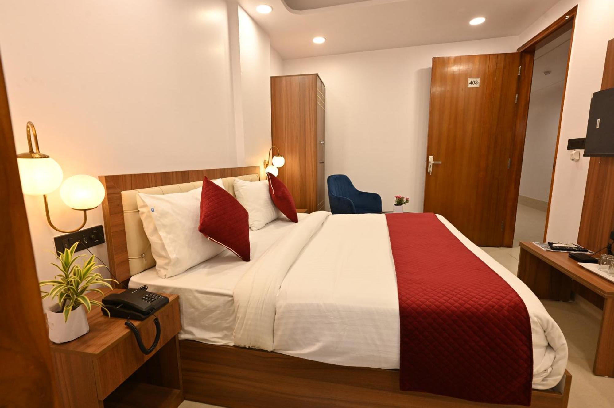 Hotel Down Town Paschim Vihar Delhi  Buitenkant foto