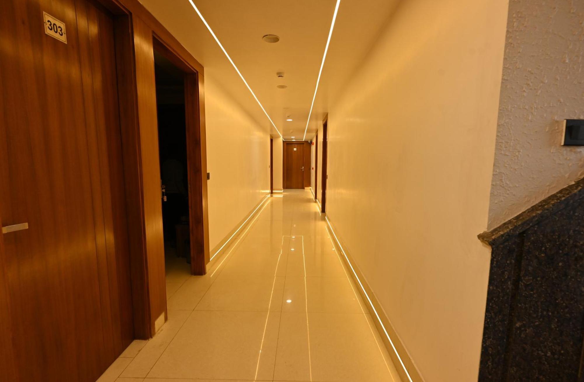 Hotel Down Town Paschim Vihar Delhi  Buitenkant foto