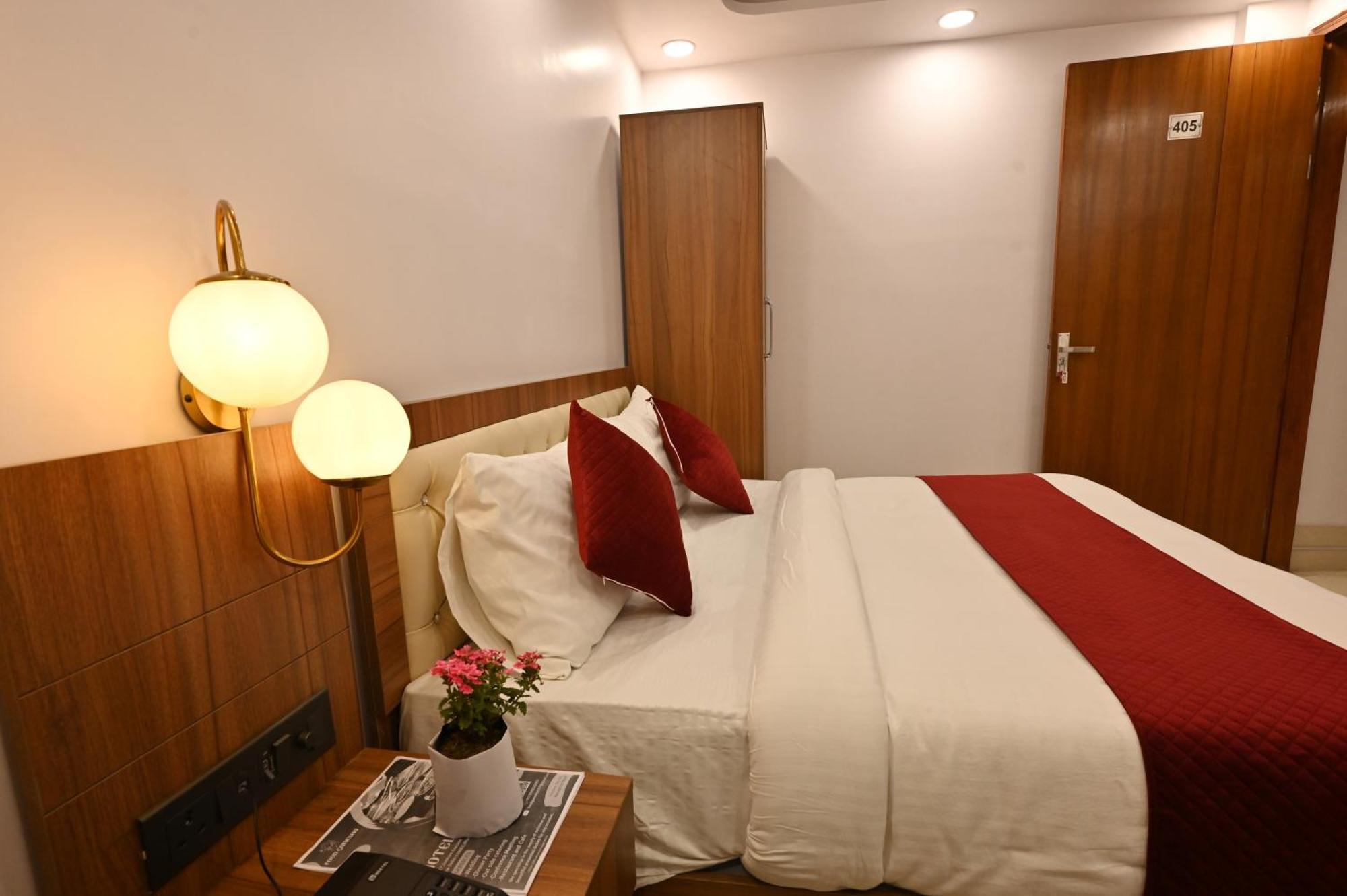 Hotel Down Town Paschim Vihar Delhi  Buitenkant foto