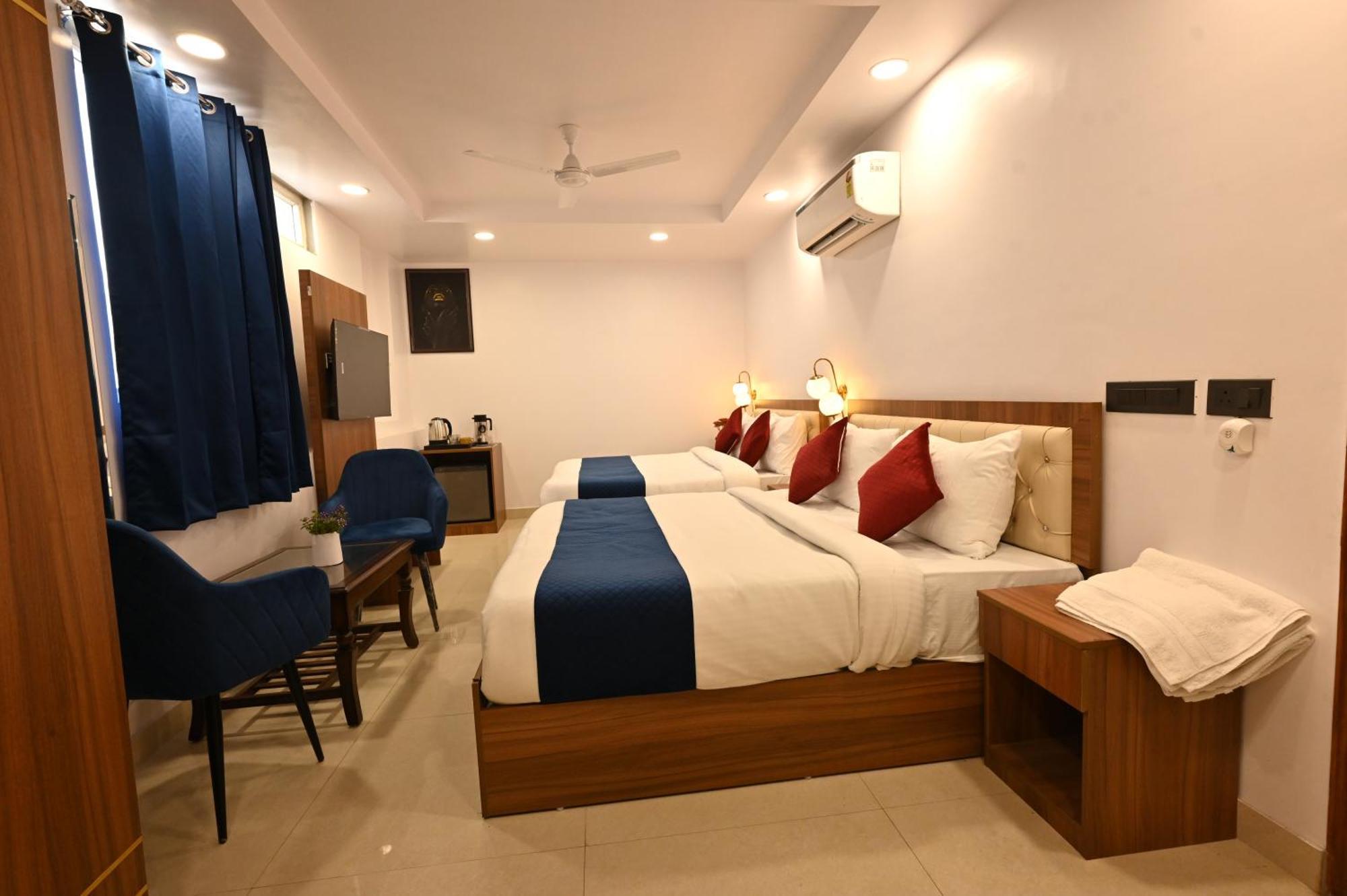 Hotel Down Town Paschim Vihar Delhi  Buitenkant foto