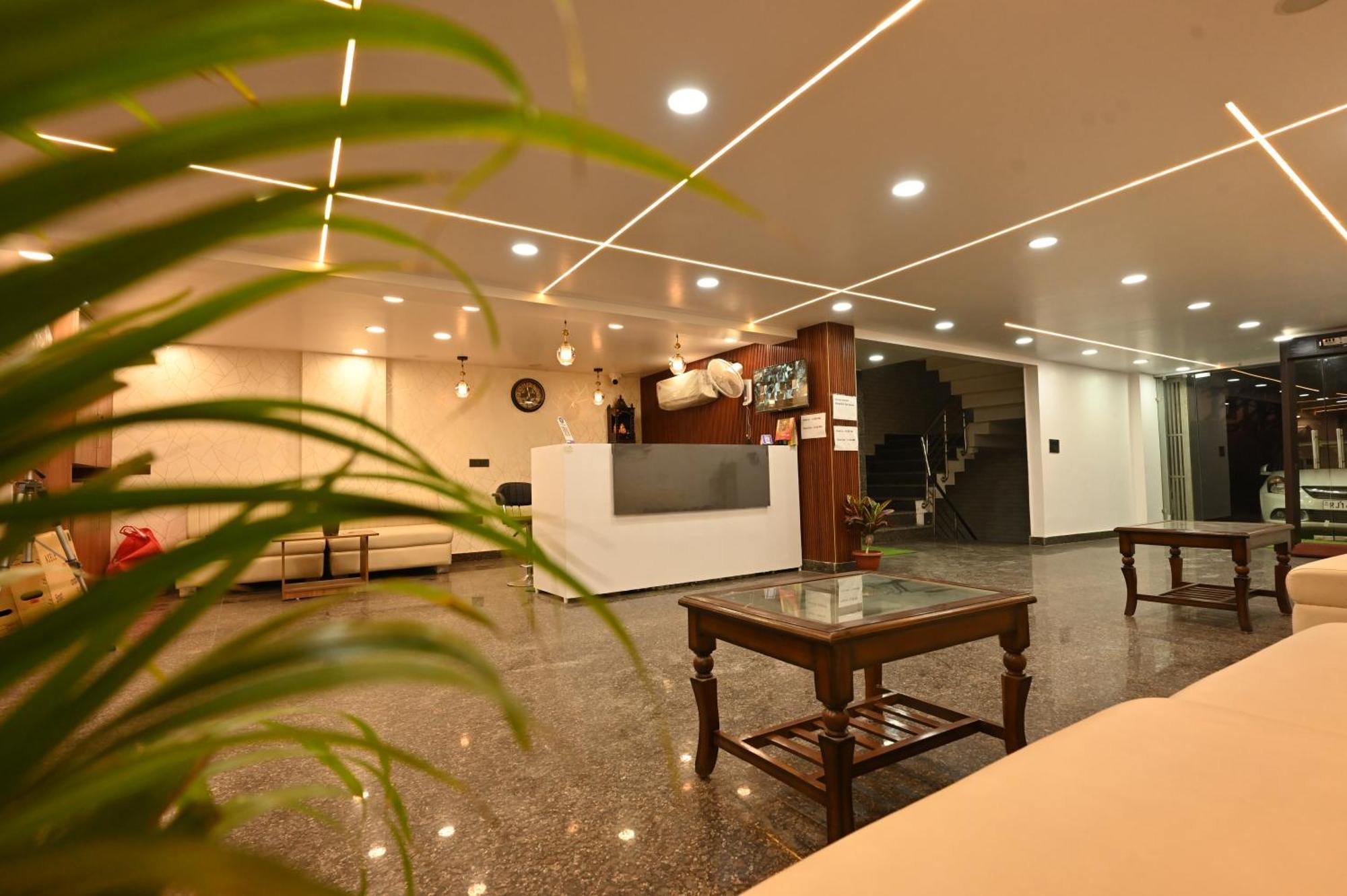 Hotel Down Town Paschim Vihar Delhi  Buitenkant foto